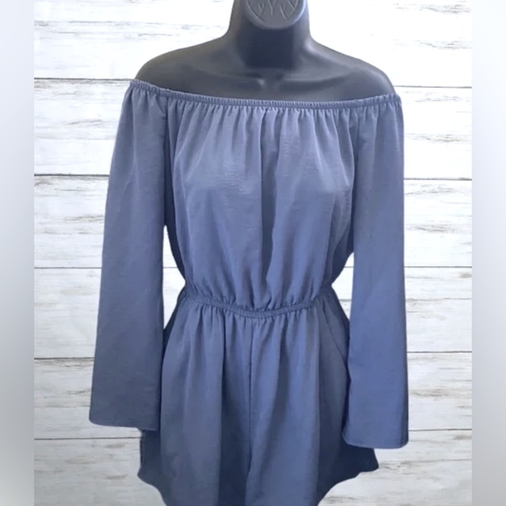 One Clothing Los Angeles Women’s Slit Sleeve Off Shoulder Romper Size Medium